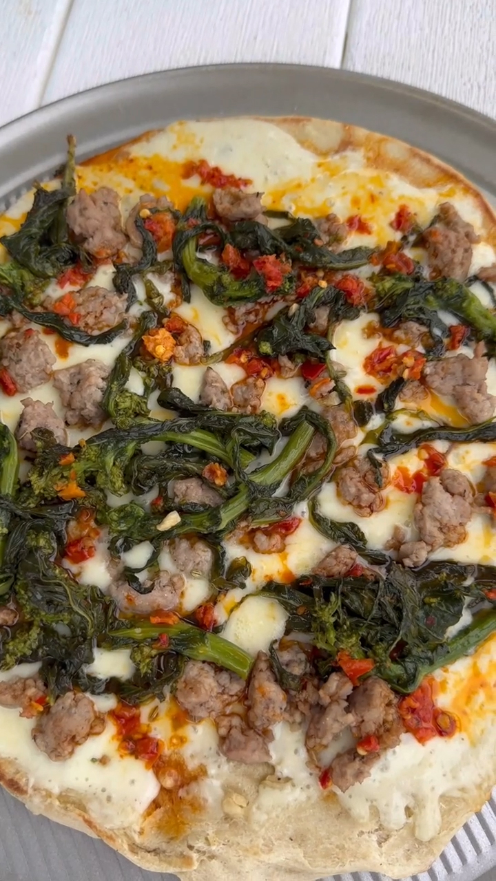 Sausage and Broccoli Rabe Pizza background image